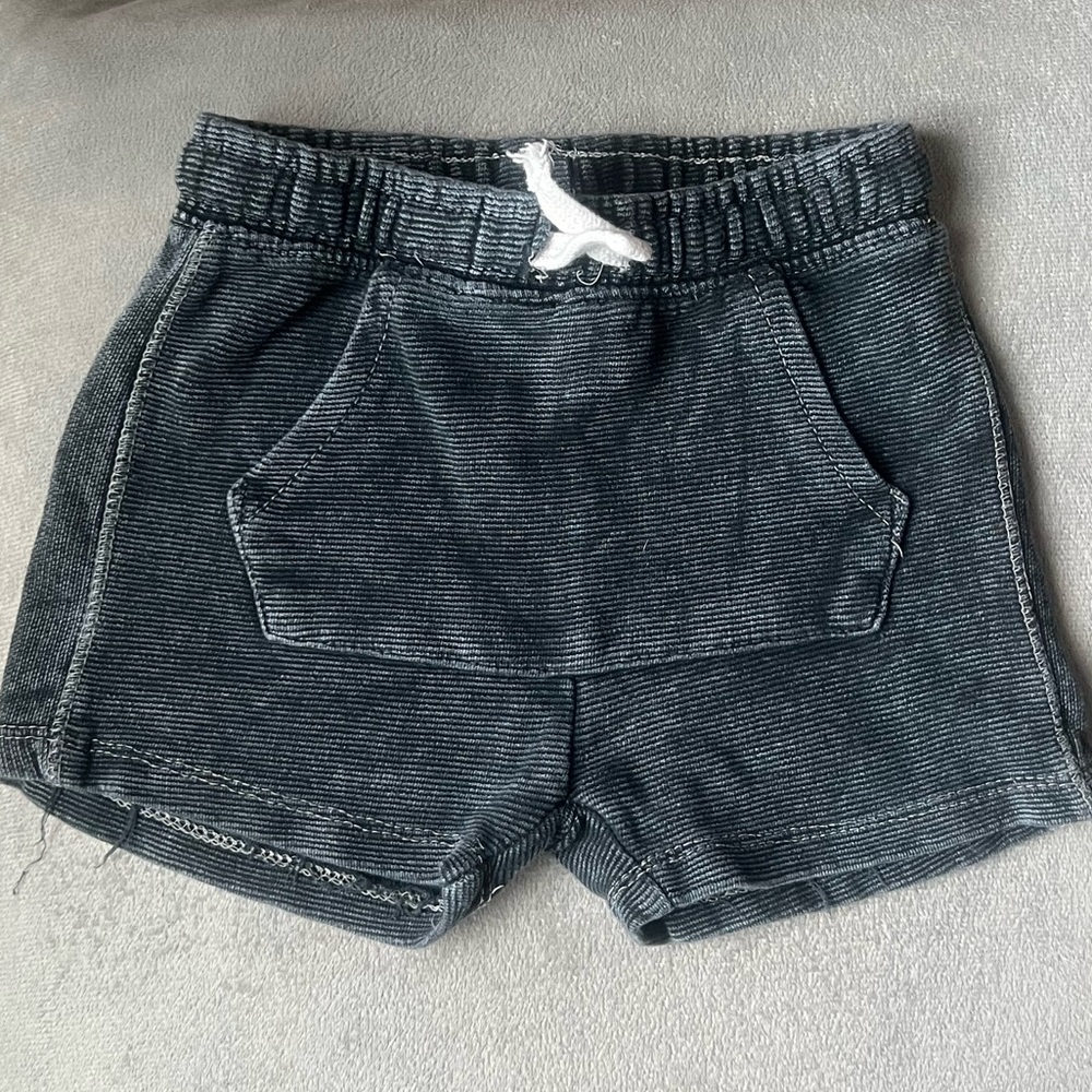 Zara toddler boy dark grey “kangaroo” pouch shorts
